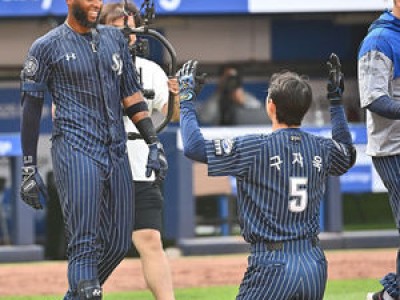 르윈 디아즈 KBO 데뷔 첫 끝내기 홈런 터뜨려 환호