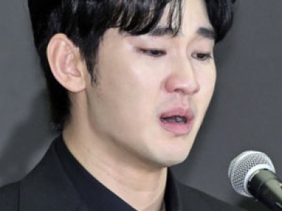 김수현 김새론 미성년자 교제 의혹 재반박으로 논란