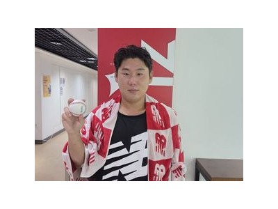 KT 문용익 데뷔 9년 만에 첫 선발승 감격