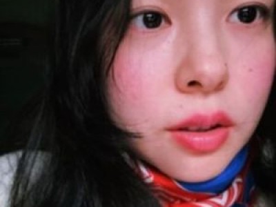 민효린 1년 만에 근황 공개 낙엽+헤드폰 이모지로 신비로운 분위기