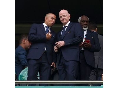 인판티노 FIFA 회장 옹호하는 목소리 나와